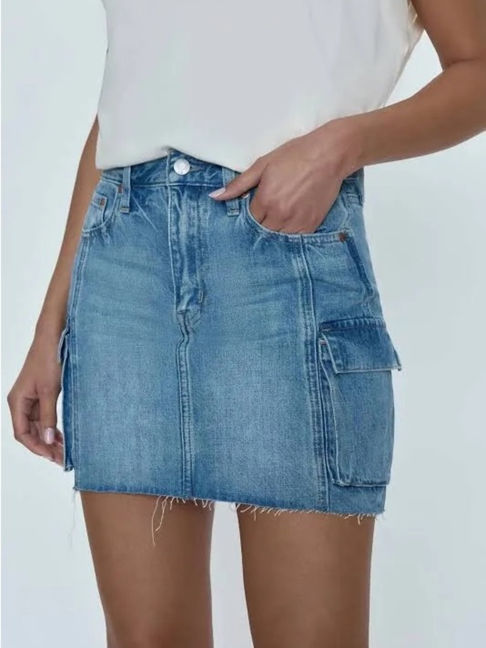 Pistola Rhea Cargo Mid Rise Mini Skirt